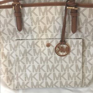 2 PCS Michael Kors Jet Set Medium Tote and Wallet
